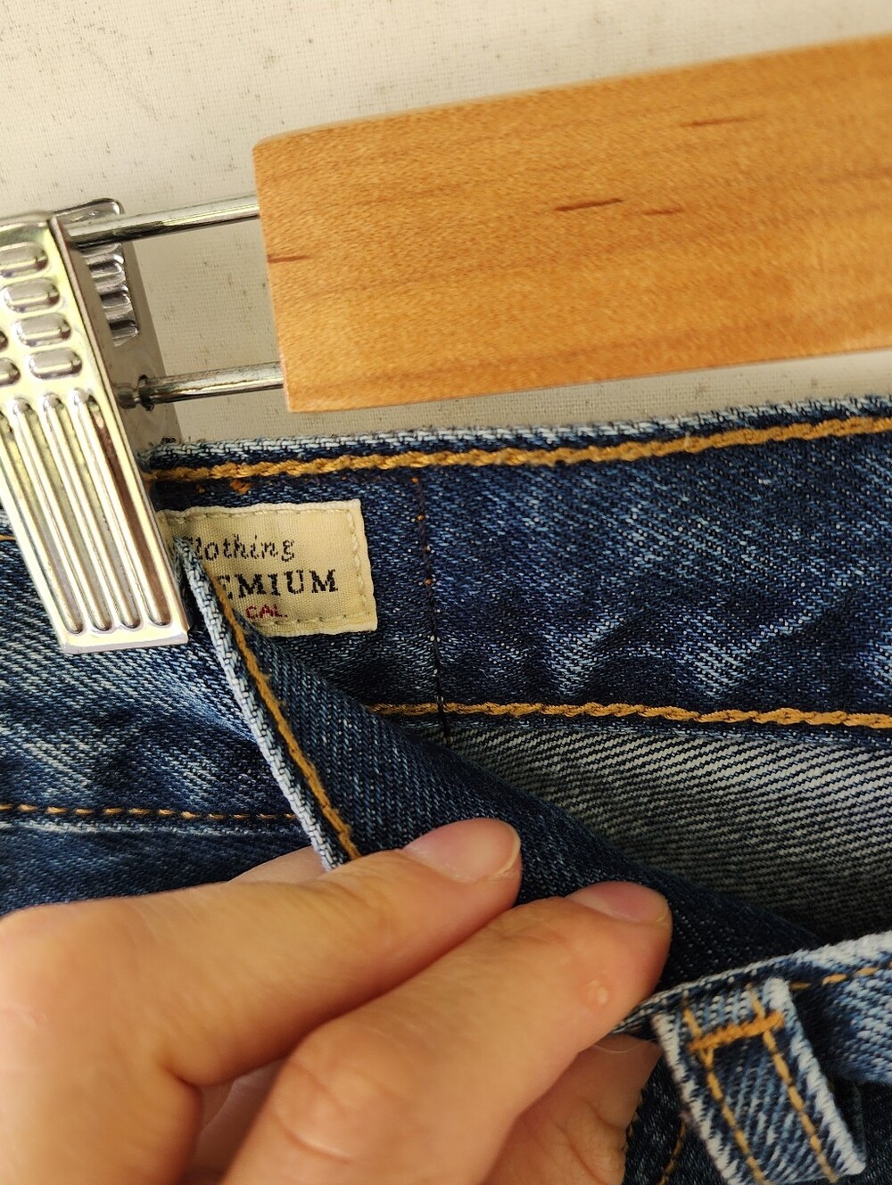 Levi's Premium Middy Straight Jeans - Picture 9 of 16